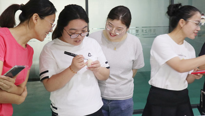 品粽香滋味，绘多彩生活 | EVO视讯举办“包粽子 · 绘彩蛋 · 迎端午”主题活动