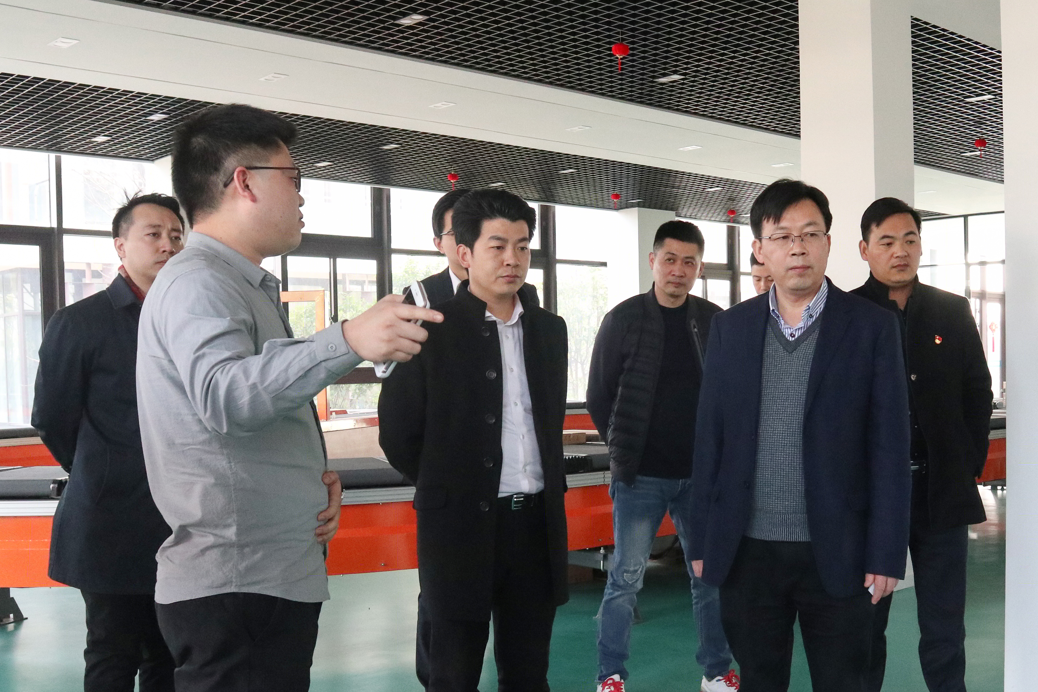 新闻 | 湖州市长兴县政府领导一行莅临EVO视讯参观考察