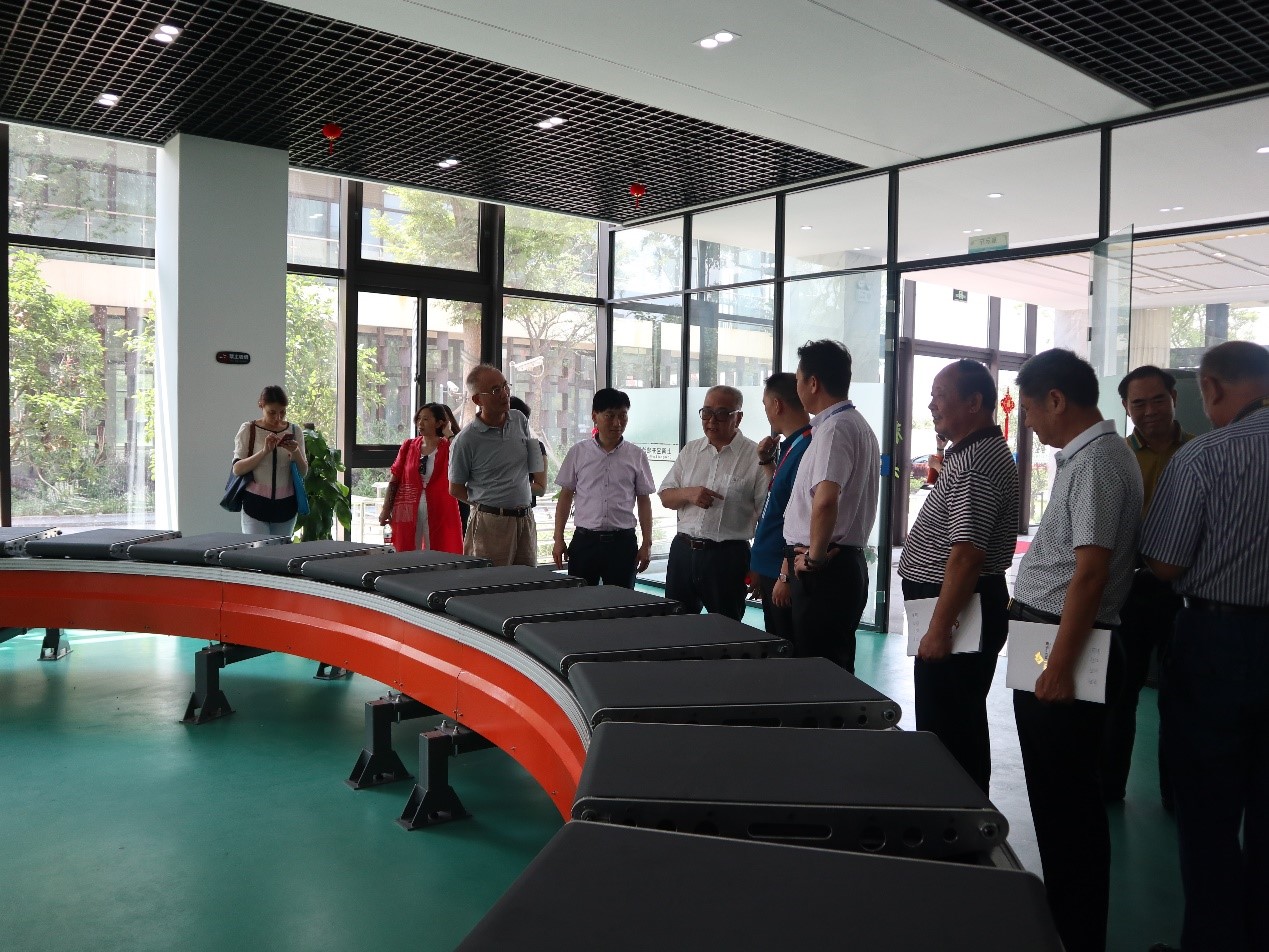 新闻 | 无锡市原政协领导、吴泾镇党委领导一行莅临EVO视讯参观考察