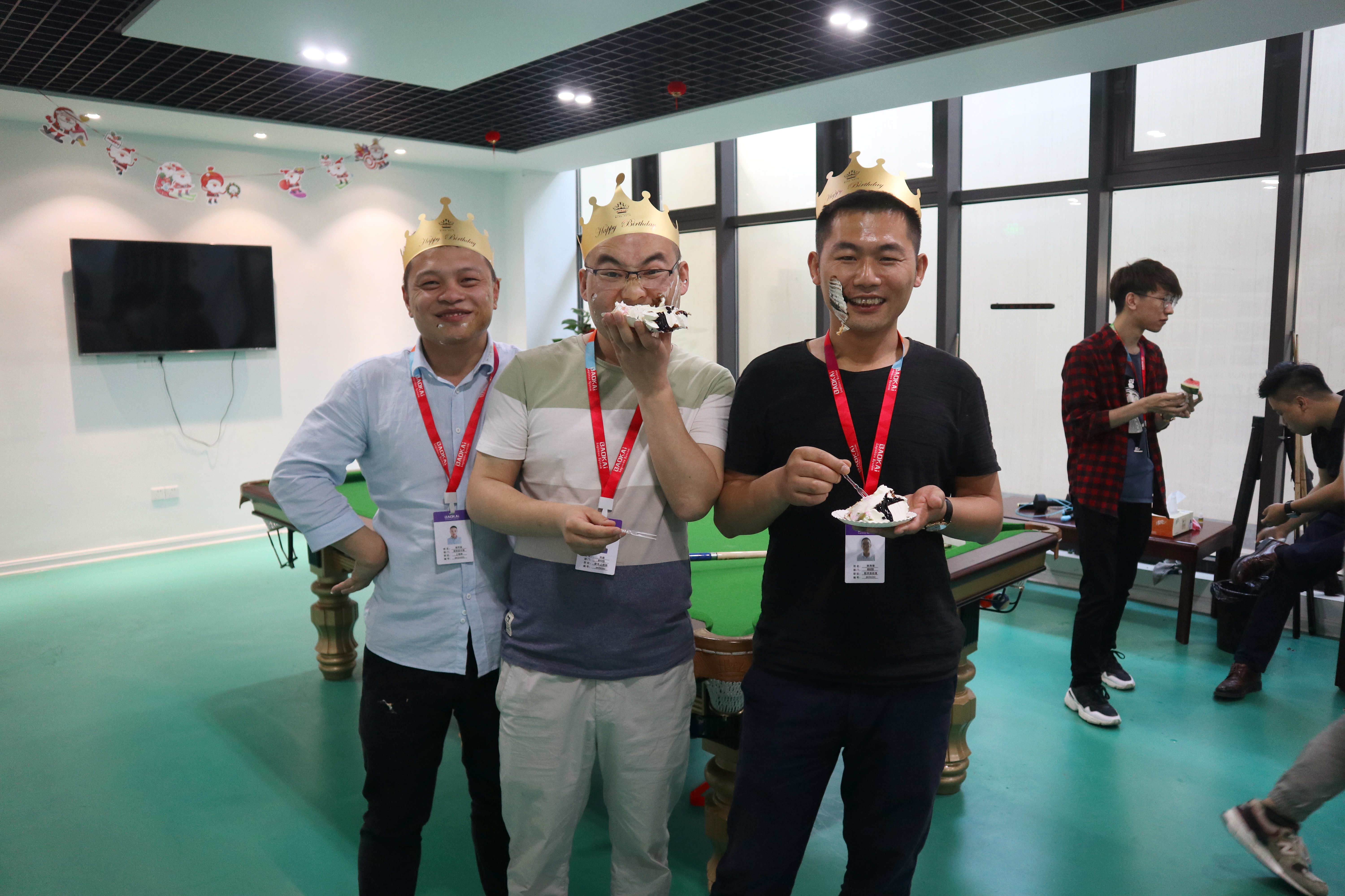 员工集体生日会 | 缤纷五月，把美好的祝福送给你