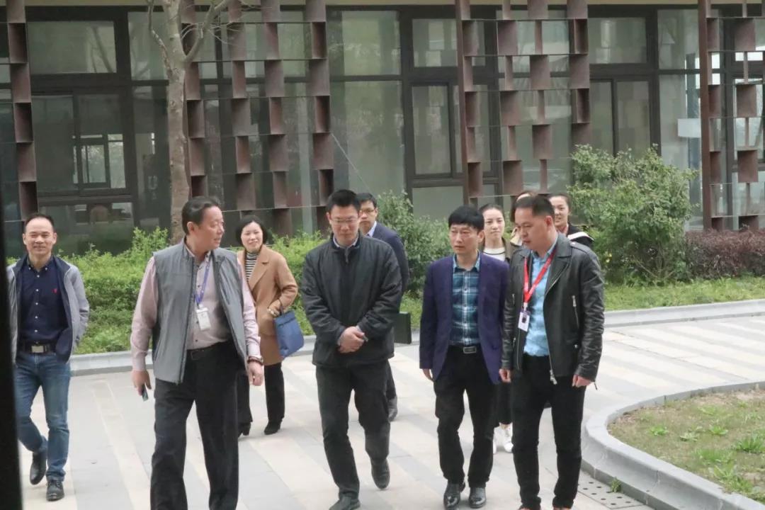 简讯 | 党建引领，助力企业发展！上海市委党校领导一行莅临EVO视讯考察调研！