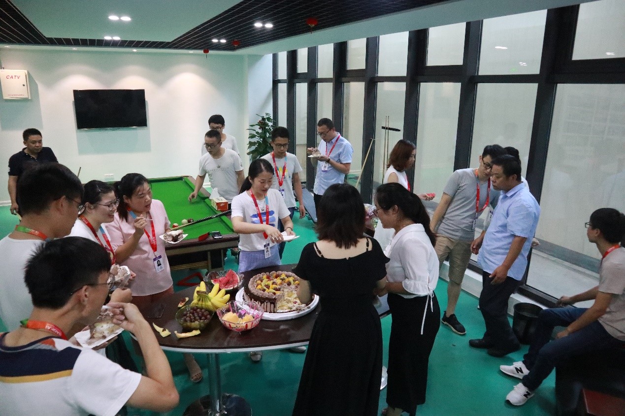 八月未央，欢聚一夏 | EVO视讯集体生日会：共享欢乐时刻