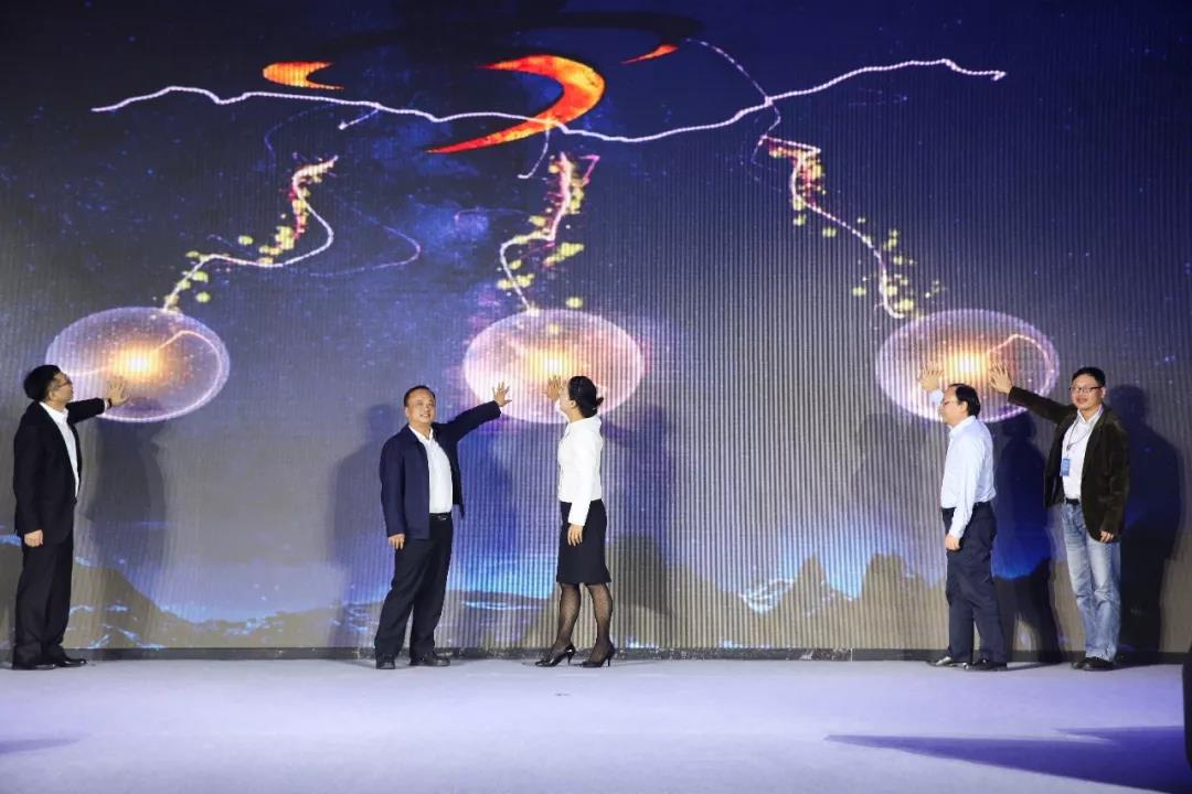 EVO视讯领导张振林、王雷受邀出席 | 2018湖南大美服饰供应链高峰论坛圆满举行！